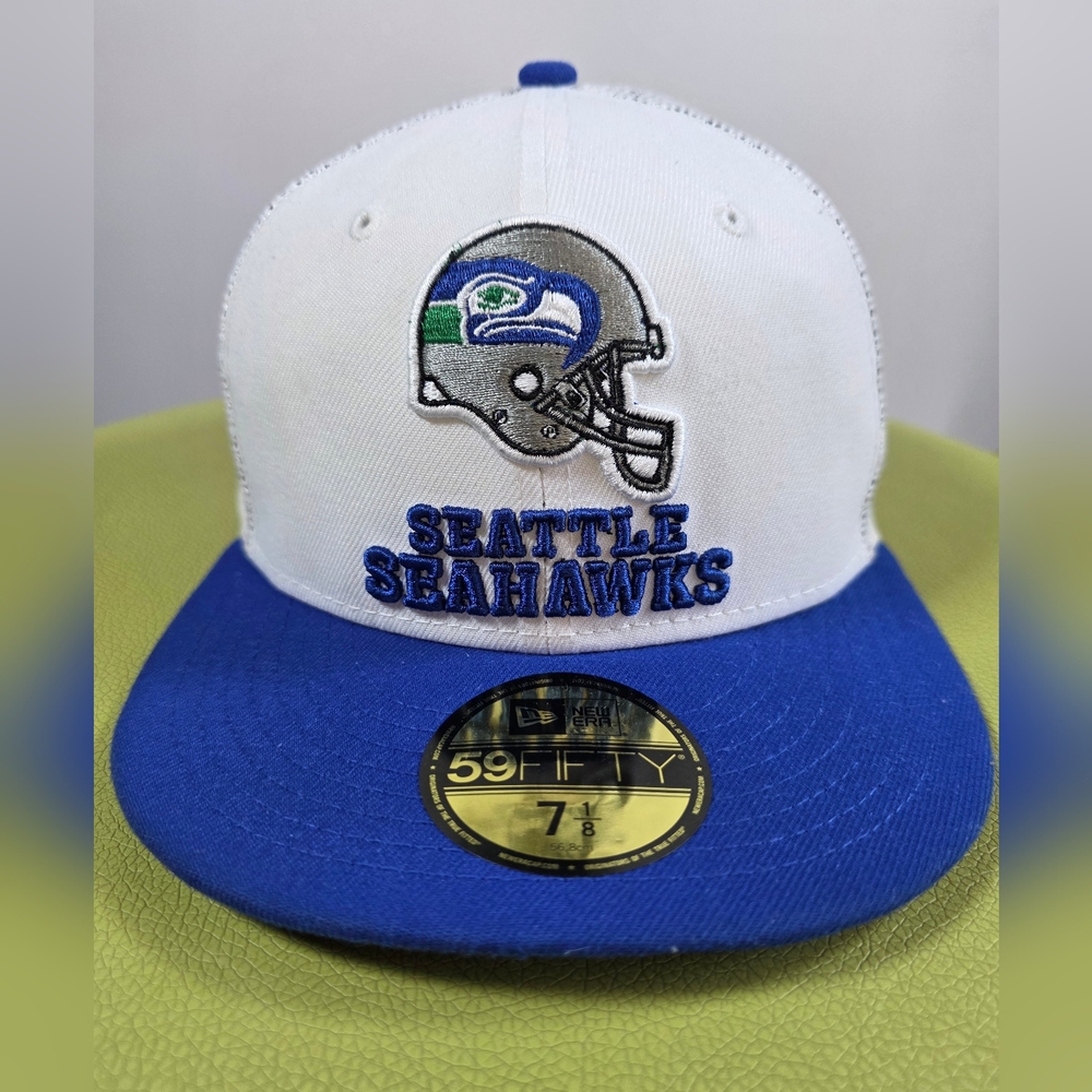 NWT New Era Vintage Throw Back White and Blue Seattle Seahawks Cap Size 7 1/8